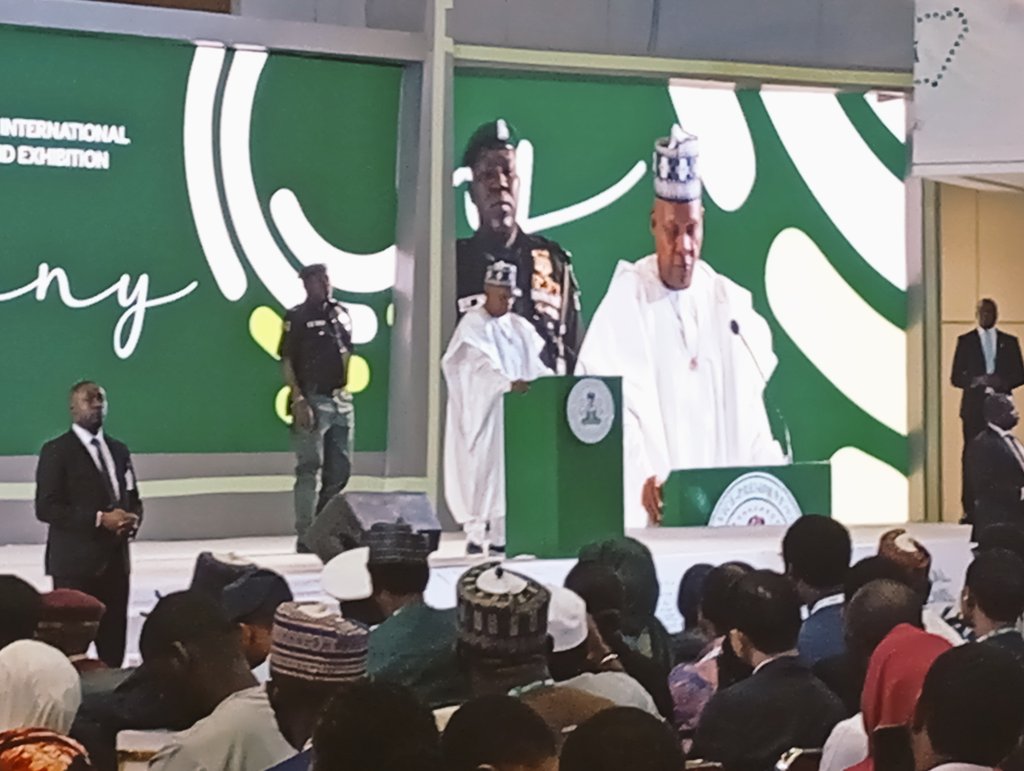 flowdiaryai's tweet image. #FlowdiaryInAbuja 🇳🇬

✨🎊 @flowdiaryai is in #Abuja at the Digital Nigeria International Conference 🌍

Share ↗️

#LearnOnFlowdiary