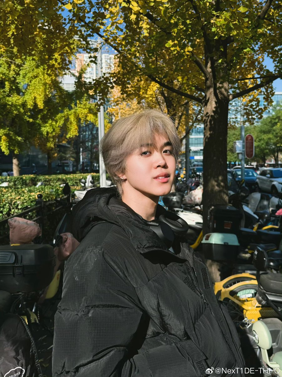 thio_trending's tweet photo. [11.11.2025]  
NexT1DE-THI-O’s Weibo Update   

วันหยุดของคุณครูTHI-O 🍁

🔗 https://t.co/4DJdAsKHHS

 #msgfromTHIO  #THIOTHAMM #THIO #ไทโอ #NexT1DE_THIO #NexT1DE https://t.co/I8nl816jDk