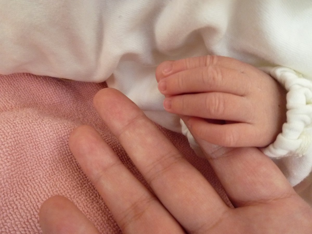 私事ではありますが、先日第一子を出産いたしました。
結婚して13年目の縁でした。
今はNICUに居ますが、これからの新たな生活がとても楽しみです。
創作はゆったりペースになりそうですが、やりたいこともたくさんあるので、マイペースに楽しんでいきたいと思います🎨✨