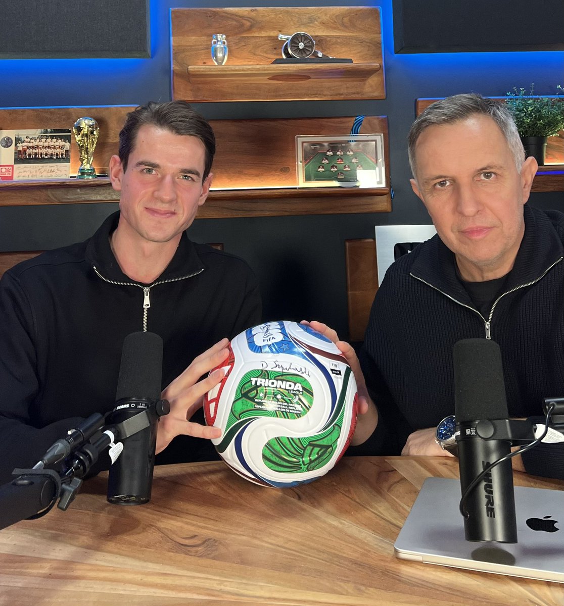 Kadrowicze kupili Jana Urbana? Jaka prawda Jakuba Kamińskiego? 25-krotny reprezentant Polski wczoraj  - przed zgrupowaniem - gościł w studiu <a href="/PrawdaFutbolu/">Prawda Futbolu</a> 🔥🔥🔥
1️⃣ „Najważniejsze, że trener Urban trafił z personaliami. Kto by pomyślał wcześniej, że będę grał tak blisko Roberta