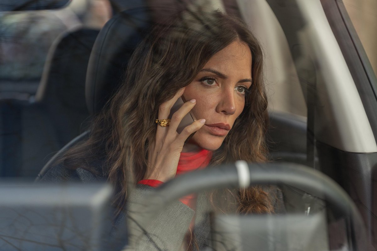 JaviPonzo's tweet image. Cuando te has pasado el juego de la deconstrucción… ¿Cuál es el siguiente nivel? Una buena crisis de los 40. La temporada 4 de #MachosAlfa llega el 9 de enero a Netflix 📺