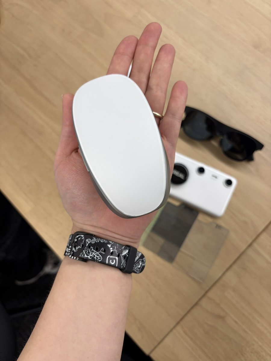 Gao_AR's tweet image. 藝術のような万能輝石「キセキ」

マウス🖱️は1968年から
今日この「Melt Mouse」からこそ
マウスの新時代の幕開けです

設計-機能-拡張-連動-個性
どれも満たされている作品

@Paraph14 パラフさんに紹介させてお邪魔して見させていただきました。
本当に素晴らしい「作品」だと思います。感謝！感動！