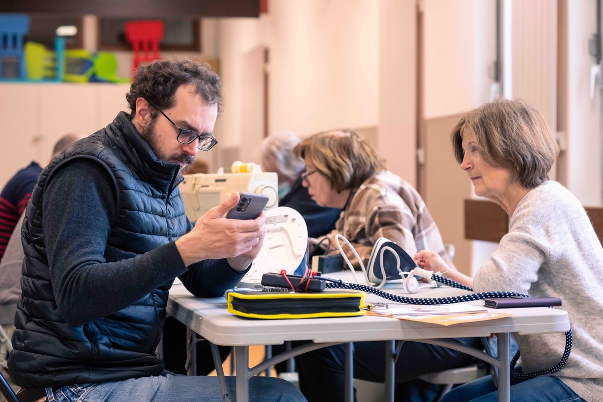 Le Prochain Repair Café de Sèvres aura lieu le samedi 15 novembre à partir de 14h00 à la Maison des Associations, salle Jupiter.

<a href="/GPSO_SeineOuest/">Grand Paris Seine Ouest (GPSO)</a>
<a href="/ville_sevres/">Ville de Sèvres</a>
<a href="/RepairCafeIDF/">Repair Café Île-de-France</a>

Plus d'infos:
repaircafesevres.wixsite.com/rcsevres