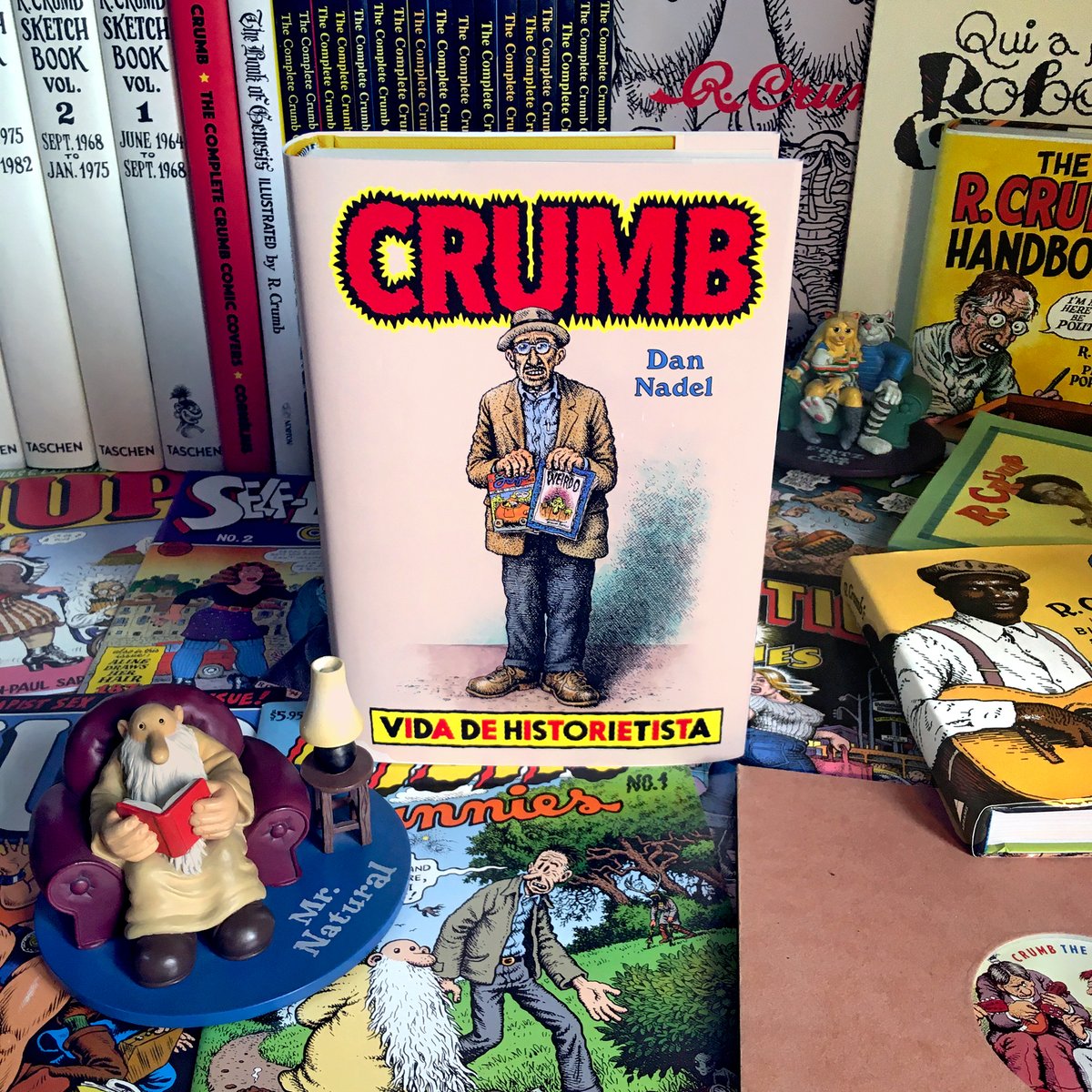 EsPopEdiciones's tweet image. CRUMB: VIDA DE HISTORIETISTA, de Dan Nadel. Cartoné con sobrecubierta;  496 páginas + 16 páginas color; 16,5 x 24 cm. PVP: 30 €. En librerías el  3 de diciembre. Preventa y más detalles en nuestra web: espop.es/catalogo/es-po…