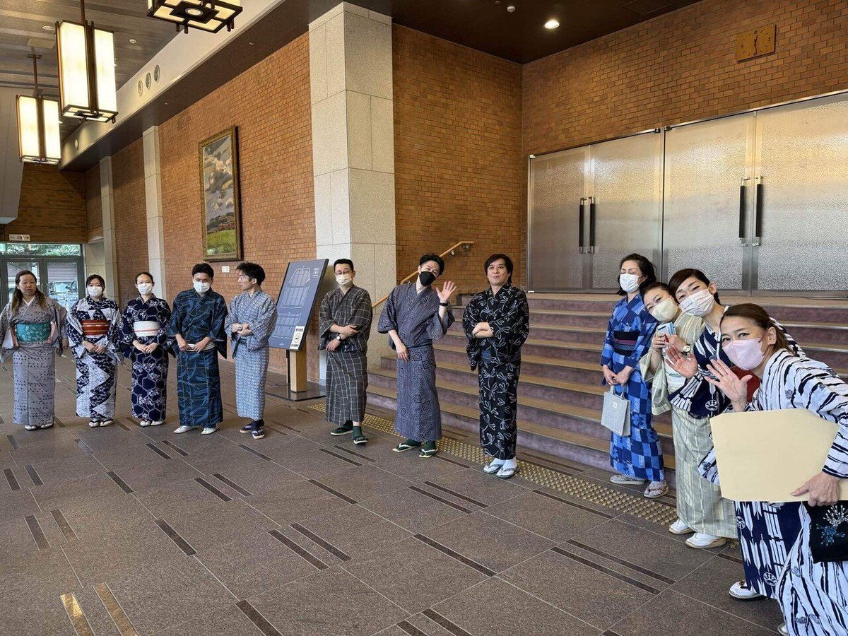 zenshinza's tweet image. ／『#雨あがる』
＼ブログをアップしたぞ✍🏻

「#金沢望郷歌」でデビューを果たした #松原健之 さんにとって、第二の故郷なのじゃ😆
この土地で舞台ができること、本当に感慨深いのう😌

金沢といえば松原健之さん！ #中嶋宏太郎
note.com/zenshinza/n/n6…

#山本周五郎　#おしゃべり物語　#金沢歌劇座