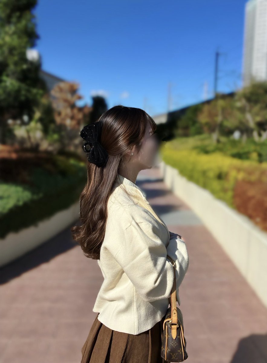 oshiiii___o's tweet photo. SHEINのリボンクリップ、ハーフアップもポニーテールもかわいく仕上がる🎀 https://t.co/5nOFe2uEEt