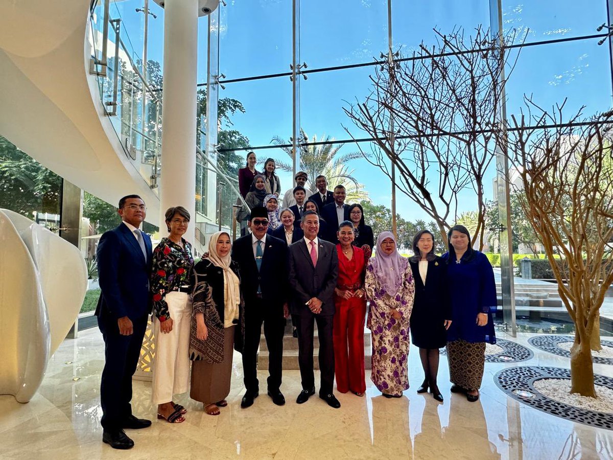 MYEmbMuscat's tweet image. The 51st ASEAN Committee in Muscat (ACM) meeting was held on 10 November 2025 under the chairmanship of the Philippines. The meeting reviewed upcoming ACM activities, with Malaysia highlighting the key outcomes of the 47th ASEAN Summit and Related Summits held on 26–28 October.