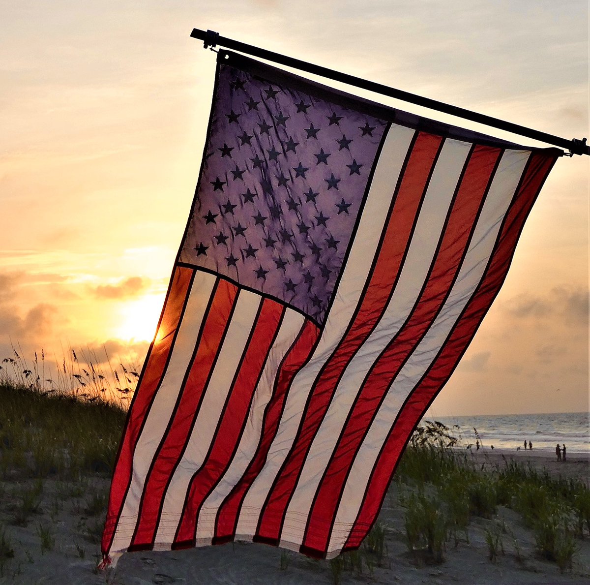 Good morning! #VeteransDay 🙏🏻 <a href="/EdPiotrowski/">Ed Piotrowski</a> <a href="/medwick/">Gannon Medwick</a> <a href="/DylanHudlerWXII/">Dylan Hudler</a> <a href="/jamiearnoldWMBF/">Jamie Arnold WMBF</a> <a href="/dogwoodblooms/">Cassie Clark</a> <a href="/marioncaldwx/">Marion Caldwell</a> <a href="/JustinMcKeeWx/">Justin McKee</a> <a href="/StarboardRail/">The Starboard Rail</a> <a href="/ThePhotoHour/">#ThePhotoHour</a> <a href="/CMorganWX/">Christian Morgan</a> <a href="/Christina4casts/">Christina Anthony</a> <a href="/AndrewWMBF/">Andrew Dockery</a> <a href="/ScottyPowellWX/">Scotty Powell</a> <a href="/jgreenhillwx/">Jenna Greenhill</a> <a href="/TimBuckleyWX/">Tim Buckley</a> <a href="/matt_wx/">Meteorologist Matt Bullock</a> <a href="/clairefrywx/">Claire Fry</a> <a href="/LeeHaywoodWX/">Lee Haywood</a>