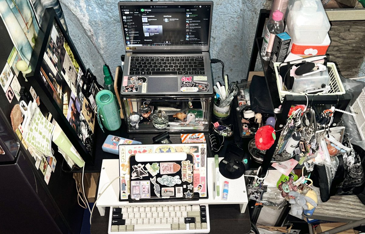 welcome to my unaesthetic tiny workspace where i birth literally everything