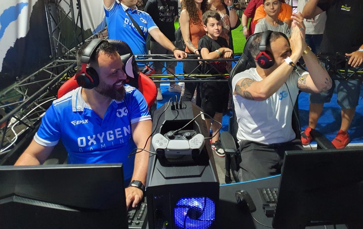 ¡Es un placer contar siempre con la comodidad y el buen sonido que nos proporciona <a href="/ArozziChairs/">Arozzi</a>! ✅

Titularísimos en nuestros eventos y en el día a día 💙

#HungryForSuccess