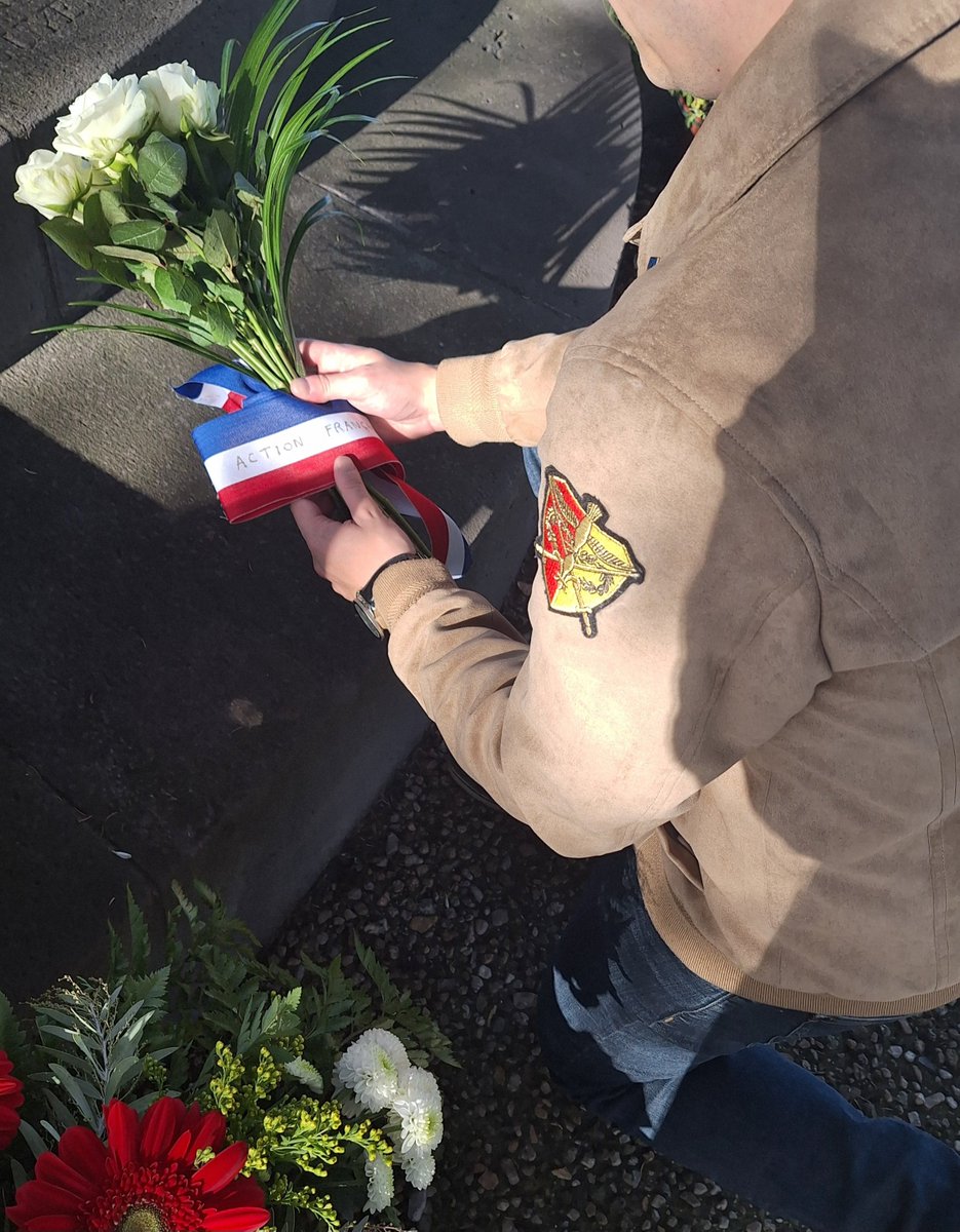 AF_Clermont's tweet photo. 🇫🇷 Comme chaque année, nos militants ont rendu hommage aux valeureux morts pour la France lors de la première guerre mondiale. 

⚜️ Faisons en sorte que leur sacrifice ultime n'a pas été vain.

#actionfrancaise #premiereguerremondiale #hommage https://t.co/8jGopEwl8D