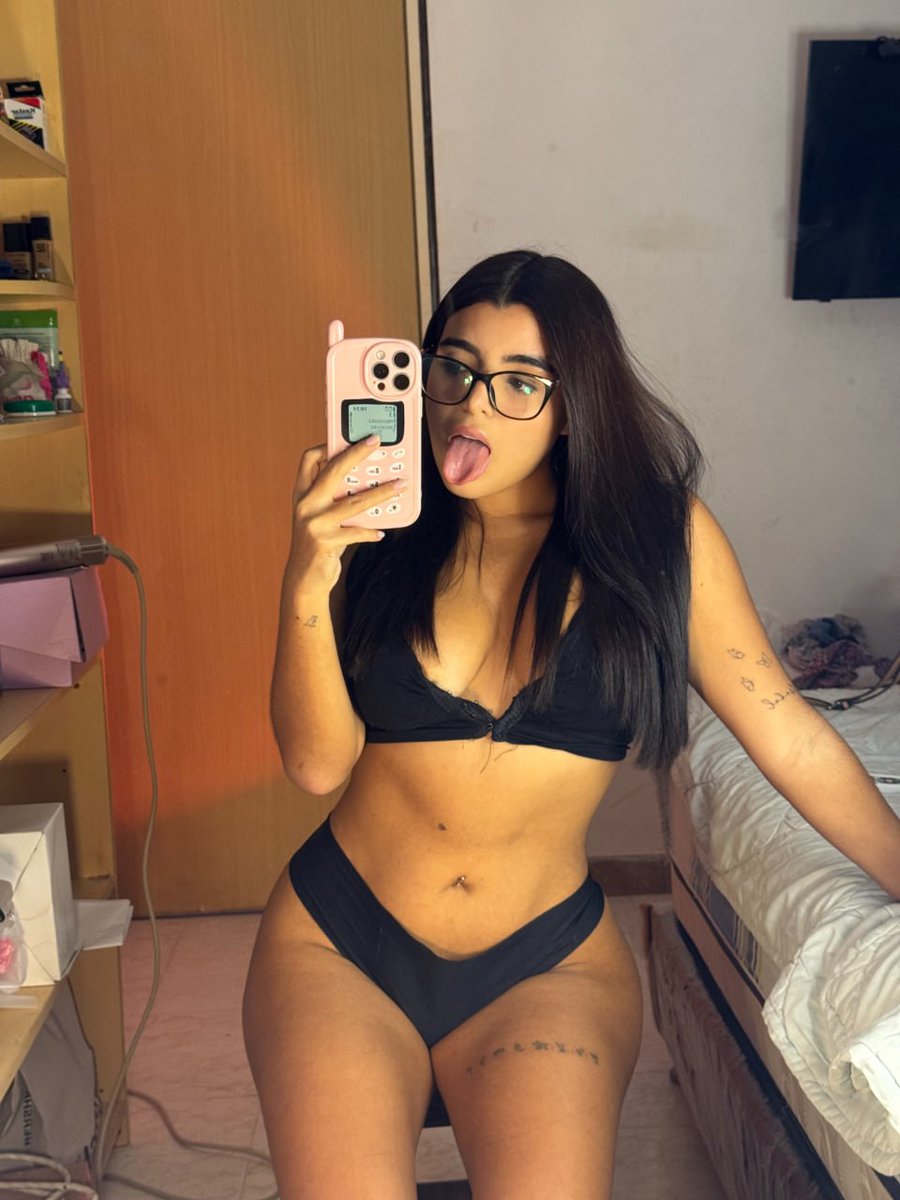 biancaxbaker's tweet image. do I look like I’m thinking something I shouldn’t?