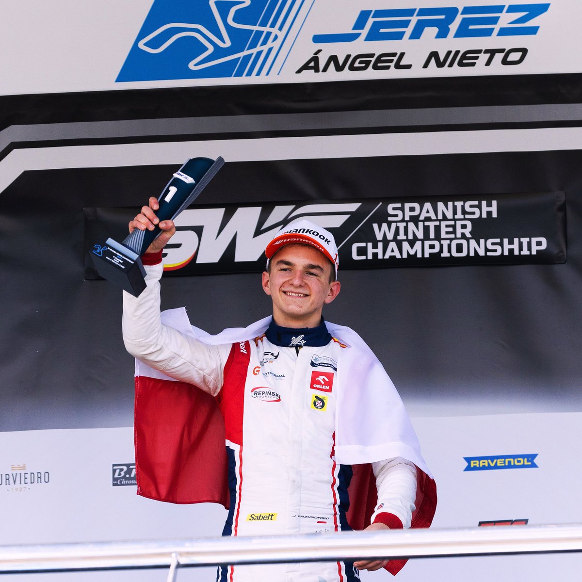 🇵🇱 11 listopada to dla mnie i dla każdego Polaka szczególny dzień. Wspólnie obchodzimy Święto Niepodległości.

Radujmy się podczas tego pięknego dnia! Bądźmy dumni z Polski i doceniajmy poświęcenie naszych przodków 🙌

#ŚwiętoNiepodległości #11listopada #F1PL