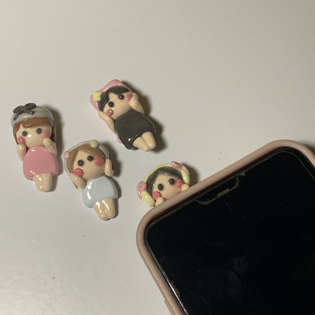 kangbrrah's tweet photo. AKUU JUAL HIPPERS LUCUUU BGT AAAARGH https://t.co/szj1BHw0nE