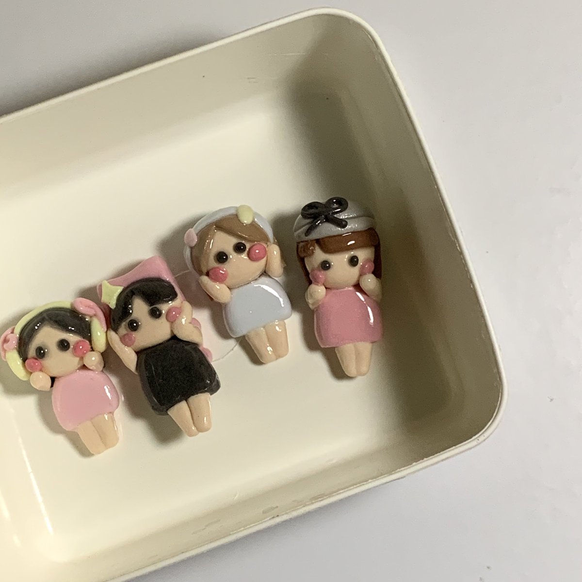 kangbrrah's tweet photo. AKUU JUAL HIPPERS LUCUUU BGT AAAARGH https://t.co/szj1BHw0nE