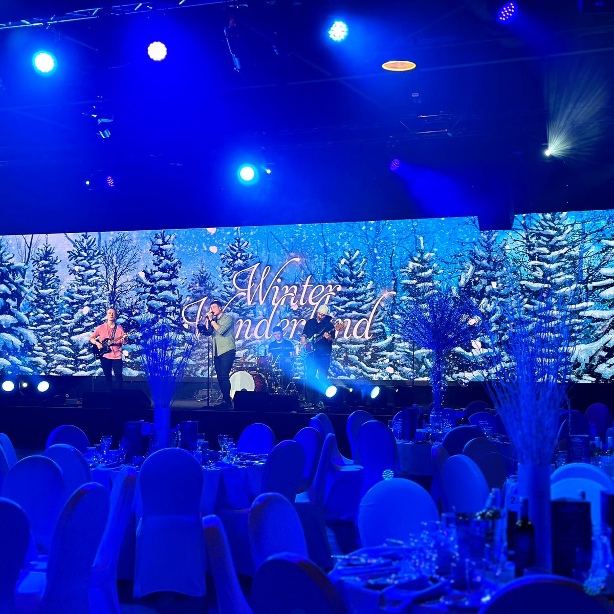 AVMatrix1's tweet image. 🎉 Planning a festive celebration to remember? Let us take care of all your #AudioVisual needs; from lighting and sound to LED screens and effects, so you can focus on the fun and wow your guests!💫

Make this year’s party unforgettable.🥂

🌐 av-matrix.com

#eventprofs
