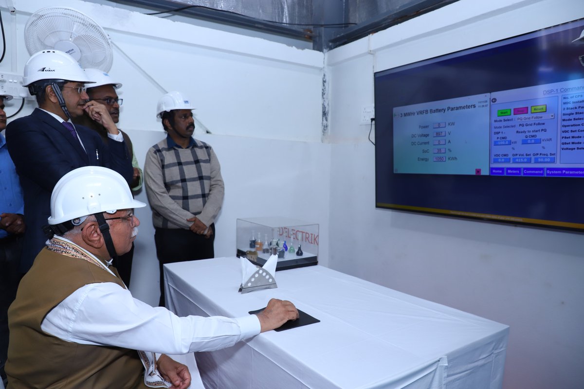 ntpclimited's tweet image. Hon’ble Minister of Power and Housing &amp;amp; Urban Affairs, Shri Manohar Lal today visited NTPC&apos;s R&amp;amp;D Centre, NETRA at Greater Noida and inaugurated India’s largest and first MWh-scale Vanadium Redox Flow Battery (VRFB) system of 3 MWh capacity in the presence of Shri Pankaj Agarwal,…