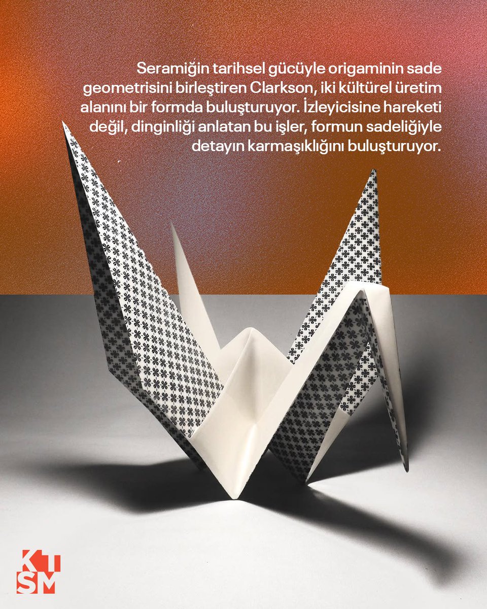 KTSM_org's tweet image. Origamiye benzer formuyla şaşırtan bu seramik heykelleri görmek için yana kaydır! 👉🏻

#KTSM #KaleTasarımveSanatMerkezi #Kale #İyiBakDünyana #Tasarım #TimClarkson #Seramik #OrigamiSanatı #OrigamiGünü