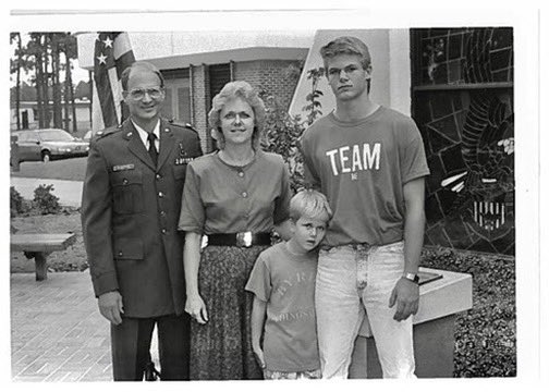 DannyWuerffel's tweet photo. Thank you to all who have served, including one of my heroes - my dad 🇺🇸 #veteransday https://t.co/ndyWFx4izw