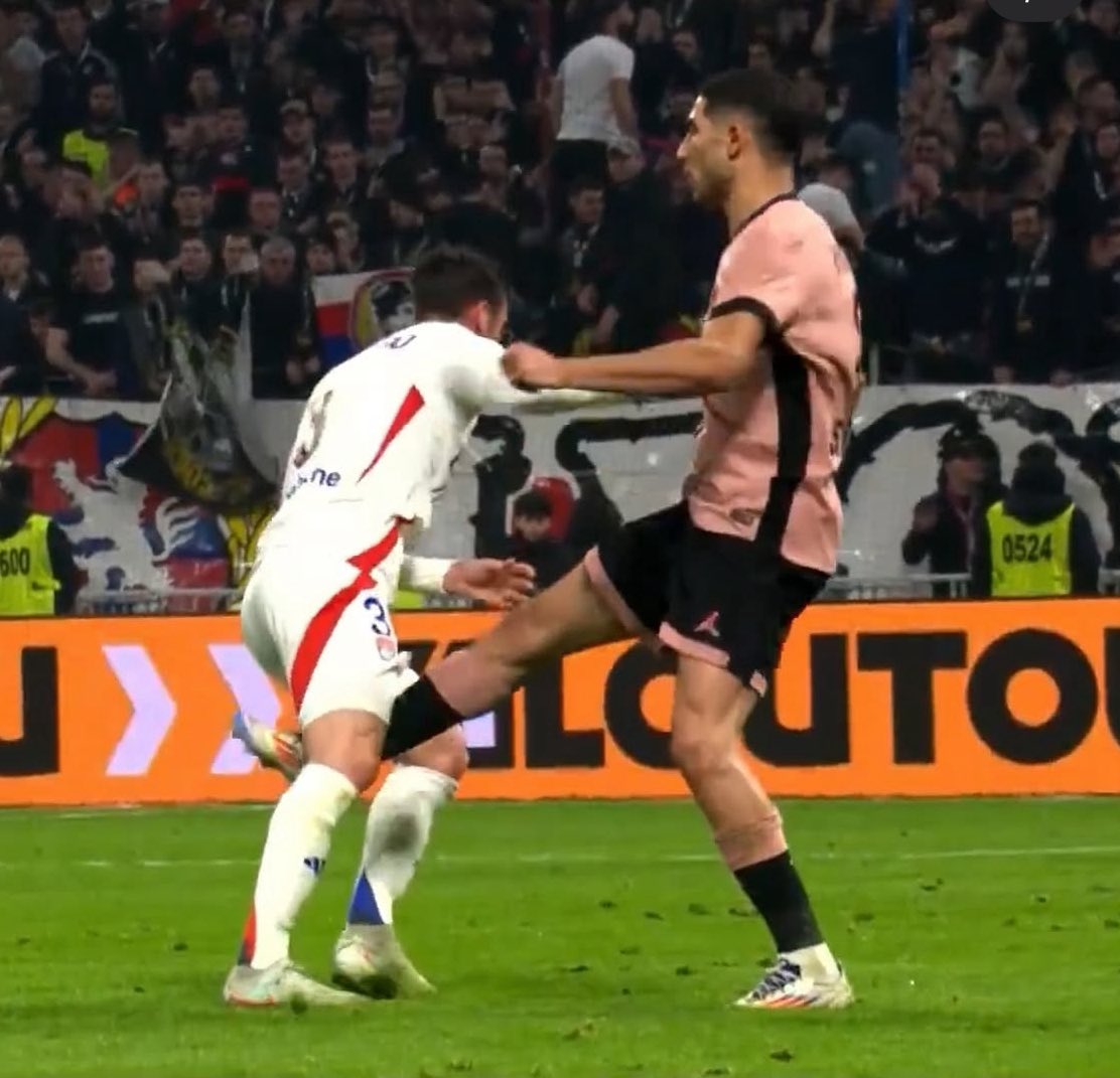 MikCosta84's tweet photo. @planetom13 Totalement à charge contre l’OM? https://t.co/9d9exUaxyK