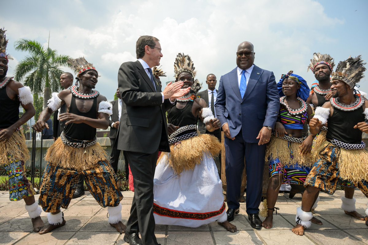 Isaac_Herzog's tweet photo. Heureux de poursuivre ma visite d’État en Afrique, en République démocratique du Congo 🇮🇱🇨🇩
@Presidence_RDC https://t.co/mHuBMUzpjZ