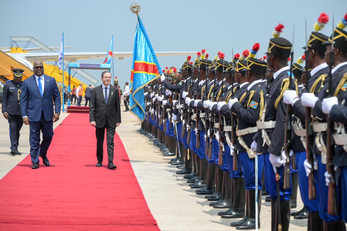 Isaac_Herzog's tweet photo. Heureux de poursuivre ma visite d’État en Afrique, en République démocratique du Congo 🇮🇱🇨🇩
@Presidence_RDC https://t.co/mHuBMUzpjZ