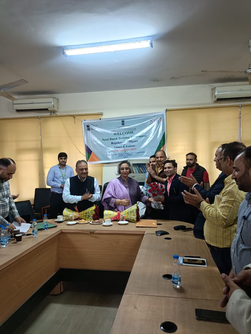 JK_FDA_Official's tweet image. One Day Refresher  Programme for FSOs/ DOs conducted by FSSAI concludes in Jammu.
The programme was presided by Worthy Commissioner FDA J&amp;amp;K, Ms. Smita Sethi.
@diprjk 
@Divcomjammu
@dmjammuofficial
#FoSCoS
#RefresherTraining