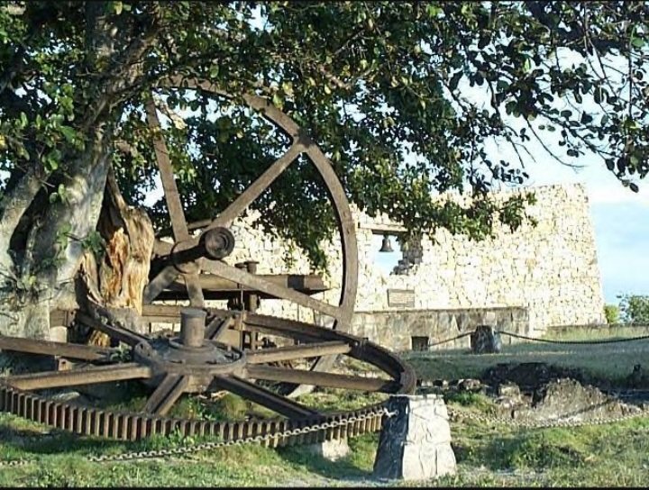 TICONS367079's tweet photo. 10 de noviembre de 1868: Inicio de la Guerra de los Diez Años. Carlos Manuel de Céspedes,  abogado y terrateniente cubano, liberó a sus esclavos y los proclamó ciudadanos cubanos libres, invitándolos a unirse a la lucha por la independencia de Cuba.#CubaViveEnSuHistoria https://t.co/0rzXxGkwQc
