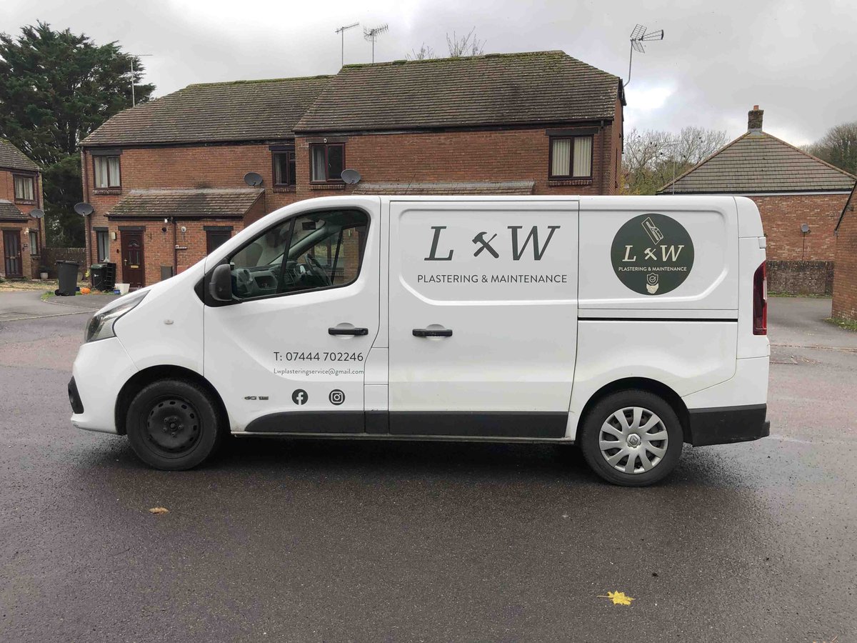 amyajdesigns's tweet image. Recently completed signwriting for L.W Plastering &amp;amp; Maintenance, featuring 2-colour vinyl graphics that really make it stand out. Clean and professional, great for advertising on the move!

#VehicleGraphics #SignWriting #RenaultTrafic #VinylGraphics