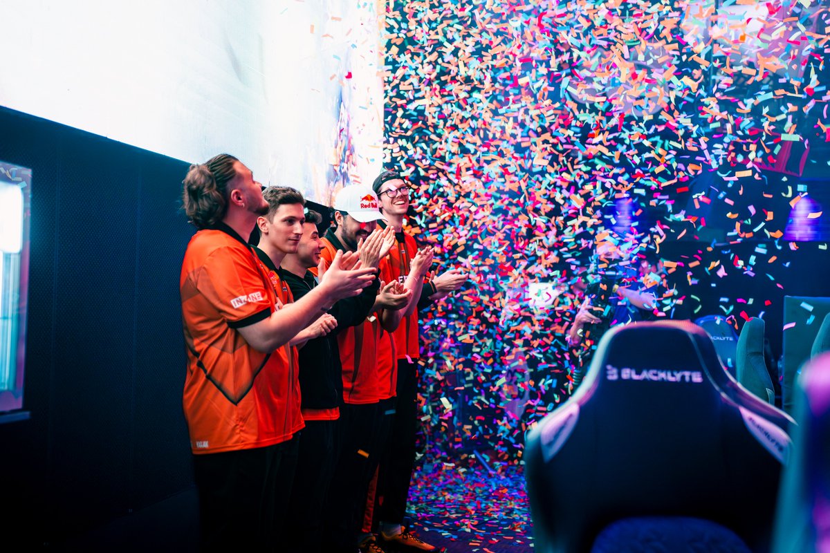 what a week.

we launched Fnatic Crew and wrapped INZONE London Clash - two massive moments that remind me exactly why i joined fnatic.

Fnatic Crew is our new creator collective with Red Bull - kicked off at the red bull gaming sphere with 50+ uk creators coming together for a