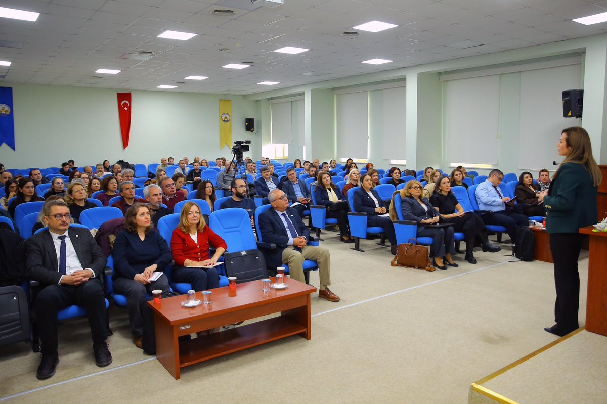 TRAKYA ÜNİVERSİTESİNDE “BİRİM KALİTE TEMSİLCİLERİNE YÖNELİK EĞİTİM PROGRAMI” DÜZENLENDİ
Trakya Üniversitesi Kalite Koordinatörlüğü tarafından, “Birim Kalite Temsilcilerine Yönelik Eğitim Programı” düzenlendi. Program, akademik ve idari birimlerde görevli kalite temsilcilerinin