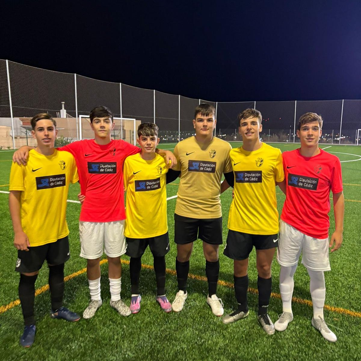 ℹ️ ¡Seis futbolistas del #CDSFCadeteB, convocados con la Selección Gaditana!

👏 Luismi, Payares, Yago, Aymar, José Gil y Caye entrenaron este lunes en el Teodosio y Tomás de Algeciras.

cdsanfernando1940.es/seis-futbolist…