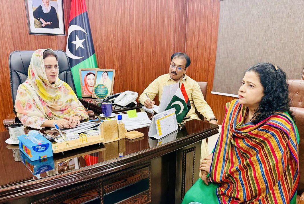 ShaheenaSheer's tweet image. Engaged with @AuratFoundation leadership on addressing tobacco &amp;amp; nicotine use in #Sindh. Emphasized the role of #educational_institutions in raising youth awareness &amp;amp; reaffirmed commitment to building a healthier, informed, &amp;amp; empowered generation. #PublicHealth #YouthEmpowerment