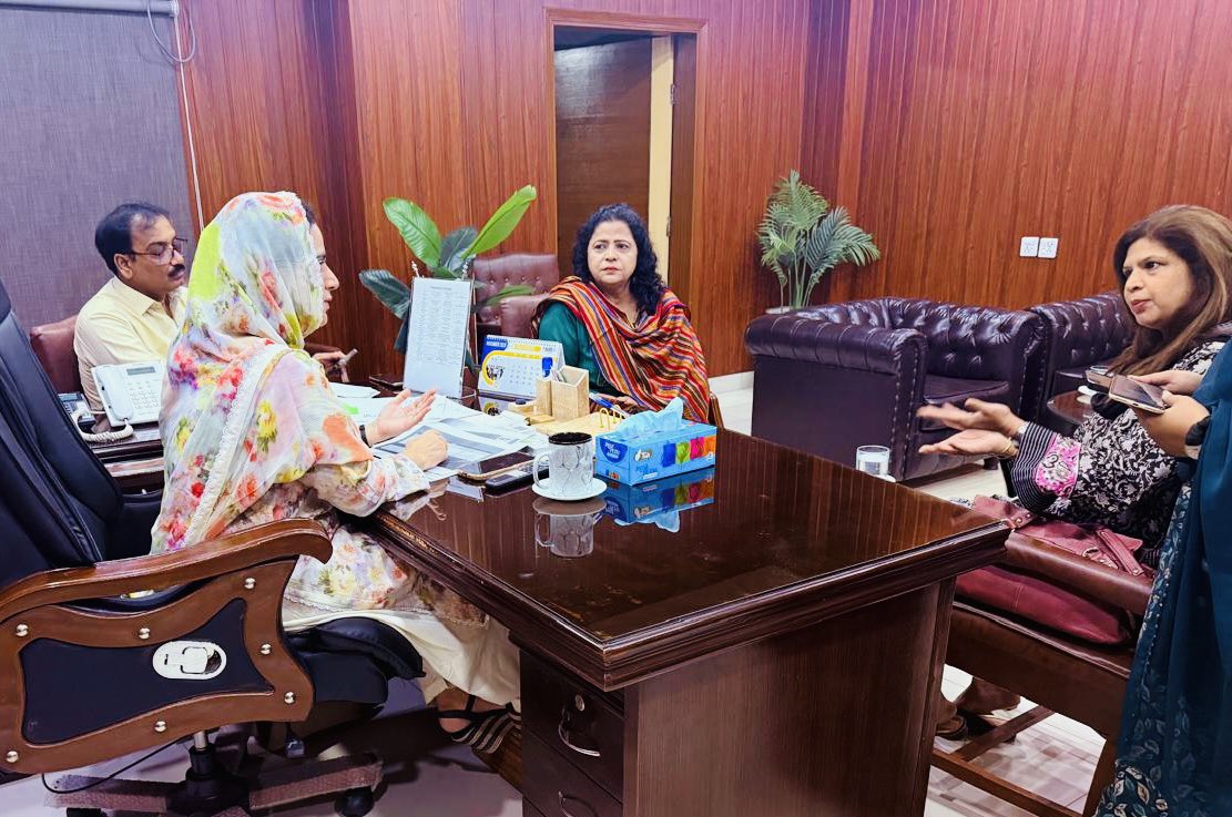 ShaheenaSheer's tweet image. Engaged with @AuratFoundation leadership on addressing tobacco &amp;amp; nicotine use in #Sindh. Emphasized the role of #educational_institutions in raising youth awareness &amp;amp; reaffirmed commitment to building a healthier, informed, &amp;amp; empowered generation. #PublicHealth #YouthEmpowerment