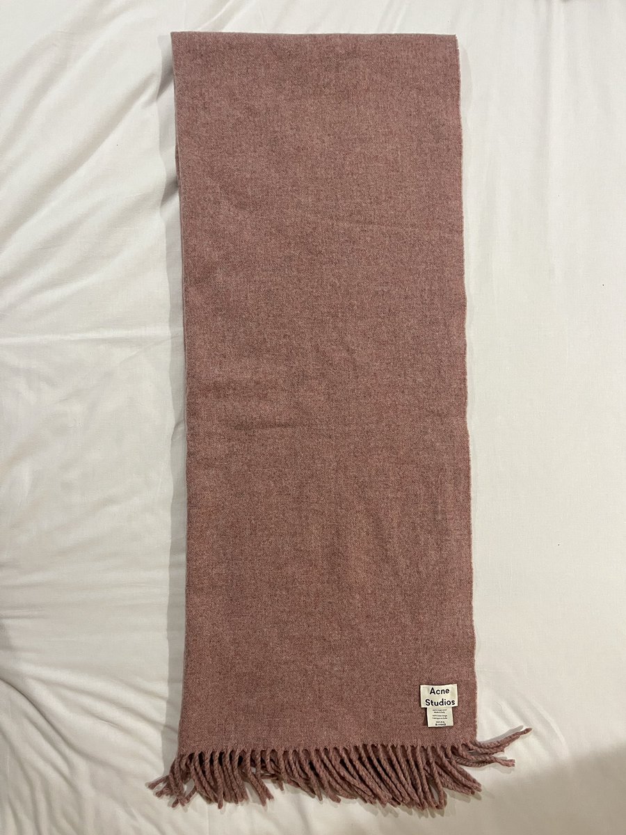 iamgoodguyssss's tweet photo. ส่งต่อ acne studio scarf จากญี่ปุ่น สีชมพู 
4,900 บาท ถึงไทยวันที่ 16 ทักมาสอบถามได้ค่ะ ของจริงสวยมาก
#ส่งต่อแบรนด์เนม #AcneStudios https://t.co/M2Li9h6ptQ