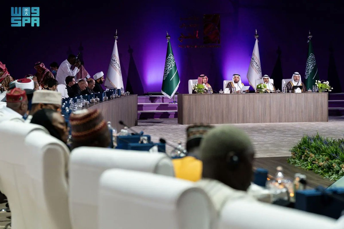 SPAregions's tweet photo. وزير الحج والعمرة يلتقي بأكثر من 100 وزير ومفتي ورئيس مكتب شؤون الحج في العالم الإسلامي ويحثهم على استكمال إجراءات التعاقد قبل 15 رجب.
https://t.co/IjJ9PjY5C3
#واس https://t.co/qC3OT6tyJs