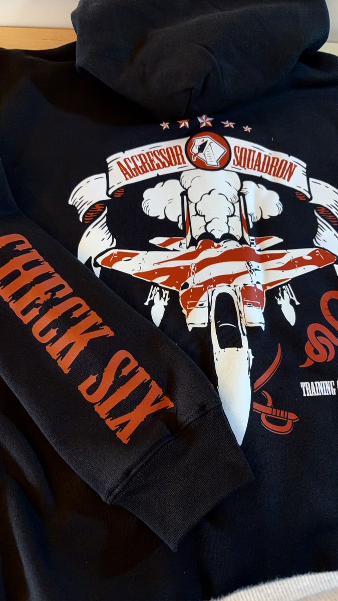 JSDFDaisakusen's tweet image. 2025 Winterラインナップの発送が始まりました。写真は定番のアグレッサーモデルの10オンスパーカー（2025Ver.）です
waxon.thebase.in