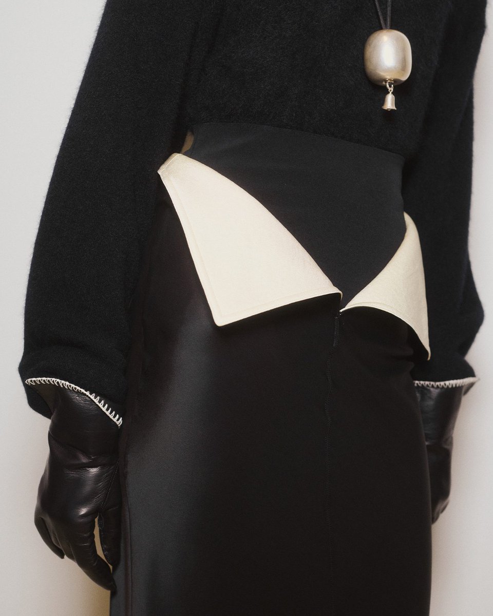 Nanushka tweet media