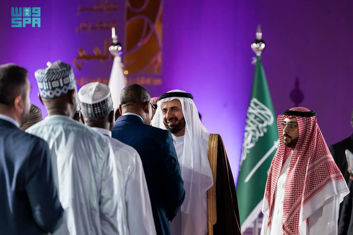 SPAregions's tweet photo. وزير الحج والعمرة يلتقي بأكثر من 100 وزير ومفتي ورئيس مكتب شؤون الحج في العالم الإسلامي ويحثهم على استكمال إجراءات التعاقد قبل 15 رجب.
https://t.co/IjJ9PjY5C3
#واس https://t.co/qC3OT6tyJs
