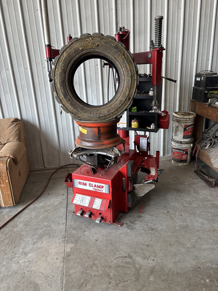 Brandon Buss tweet media