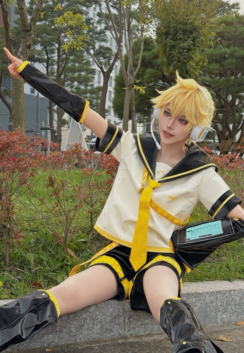 보컬로이드 _ 카가미네 렌 🍌