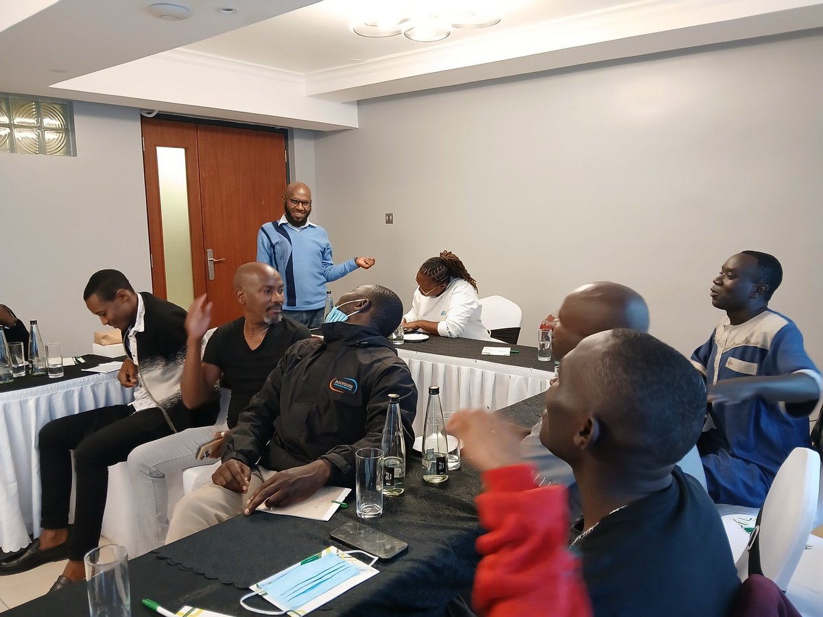 hoymask's tweet image. 📚 Day 2 of the Peer Educator Refresher Training! 💪🏾

Today’s sessions dive deeper into understanding who a peer educator is, what 3SB means, the roles of a peer educator, and much more! 🌱

#HOYMASKenya #PeerEducators #RefresherTraining #CommunityHealth #teamhoymas