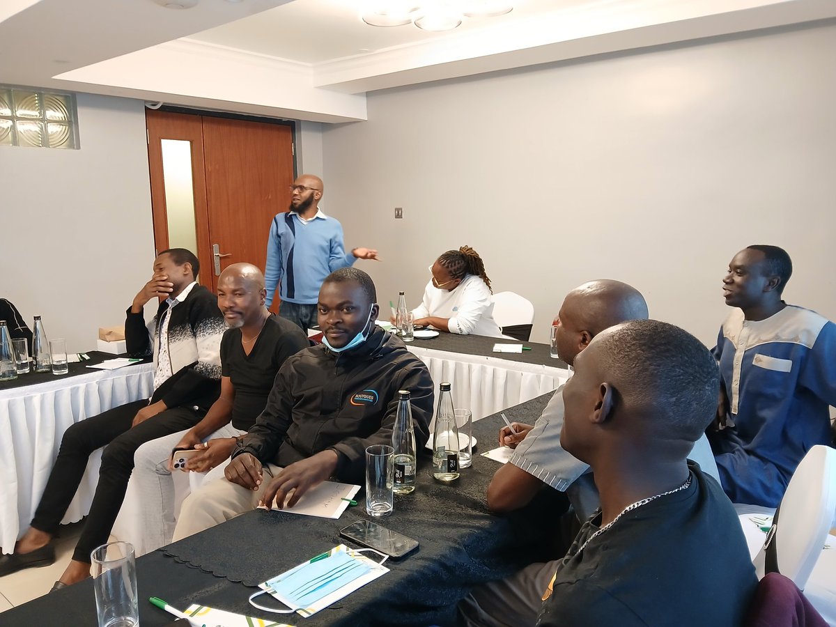 hoymask's tweet image. 📚 Day 2 of the Peer Educator Refresher Training! 💪🏾

Today’s sessions dive deeper into understanding who a peer educator is, what 3SB means, the roles of a peer educator, and much more! 🌱

#HOYMASKenya #PeerEducators #RefresherTraining #CommunityHealth #teamhoymas