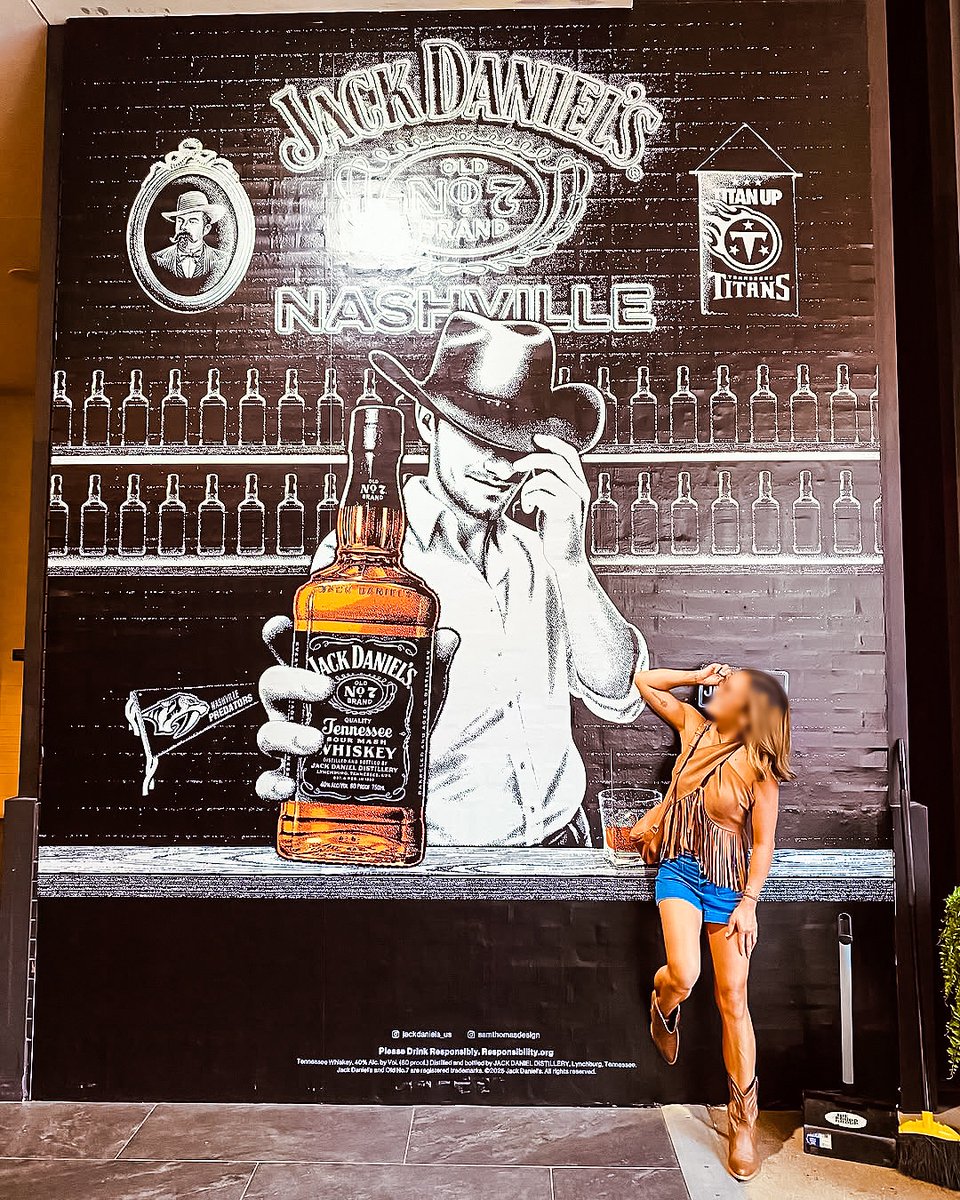 samthomasdesign's tweet image. official mural for jack daniel&apos;s in nashville 🤠

waited months to post this, wanted to gather photos from irl, scale is very necessary. really hoping i can do some more projects like this, was insanely cool