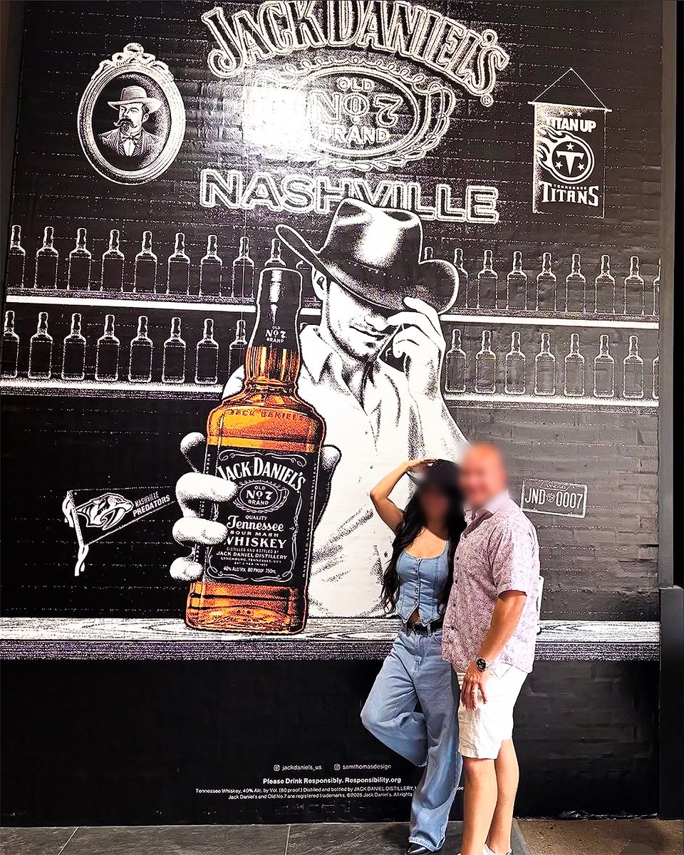 samthomasdesign's tweet image. official mural for jack daniel&apos;s in nashville 🤠

waited months to post this, wanted to gather photos from irl, scale is very necessary. really hoping i can do some more projects like this, was insanely cool