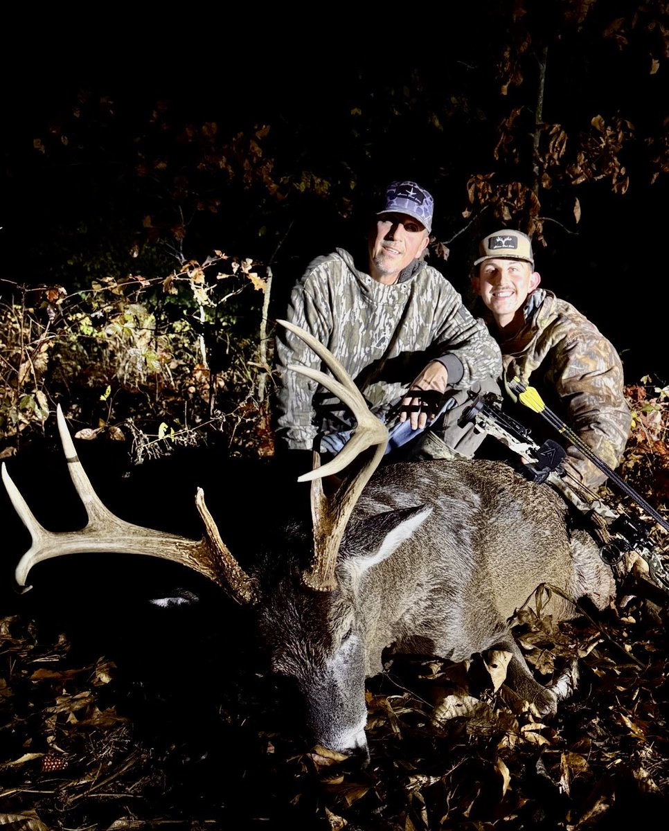 After all of the chaos that night sit, this was the result of the released arrow…a local on the farm for many years that we believe to be 6-7. We are blessed and thankful on so many fronts. Thank you all for the 🙏! #safetyfirst #bowhunting #hunting

#AmericanRaisedOutdoors🇺🇸