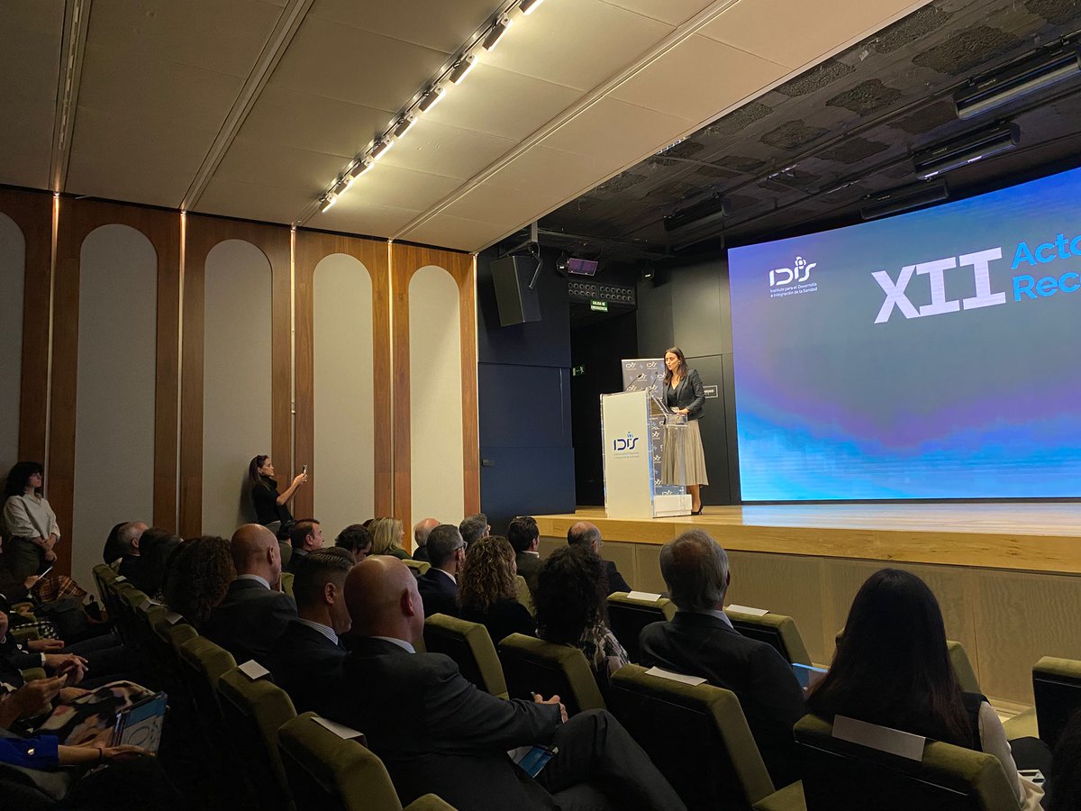 <a href="/IPeraltaSanitas/">Iñaki Peralta</a> <a href="/mvillanuevafer/">Marta Villanueva</a> <a href="/quironsalud/">quirónsalud</a> <a href="/CarinaEscManero/">Carina Escobar Manero</a> <a href="/pacientesPOP/">Plataforma de Organizaciones de Pacientes</a> <a href="/sanitas/">Sanitas</a> <a href="/admiravision/">AdmiraVisión</a> <a href="/HMHOSPITALES/">HM HOSPITALES</a> <a href="/RecoletasSalud/">Recoletas Salud</a> <a href="/hmgalvezmalaga/">Hospital HM Gálvez</a> <a href="/hmmalaga_/">HM Hospitales Málaga</a> <a href="/hmsantaelena/">Hospital Internacional HM Santa Elena</a> <a href="/HMHospitalesCA/">HM Hospitales CAT</a> <a href="/QS_Madrid/">Hospital Universitario Quirónsalud Madrid</a> <a href="/HUVMacarena/">Hospital Virgen Macarena</a> <a href="/Hosp_Villalba/">Hospital de Villalba</a> <a href="/HUReinaSofia/">Hospital Universitario Reina Sofía</a> .<a href="/Marta_del_Olmo/">Marta del Olmo</a>, directora gerente <a href="/HUReyJuanCarlos/">Hosp.Rey Juan Carlos</a>, HUIE y HUGV:

"Es un honor poder hablar en nombre de todas las organizaciones reconocidas. Gracias a la <a href="/idisalud/">Fundación IDIS</a> por crear este espacio y este #ReconocimientoQH. Nos impulsa a que cada año nos esforcemos más por seguir