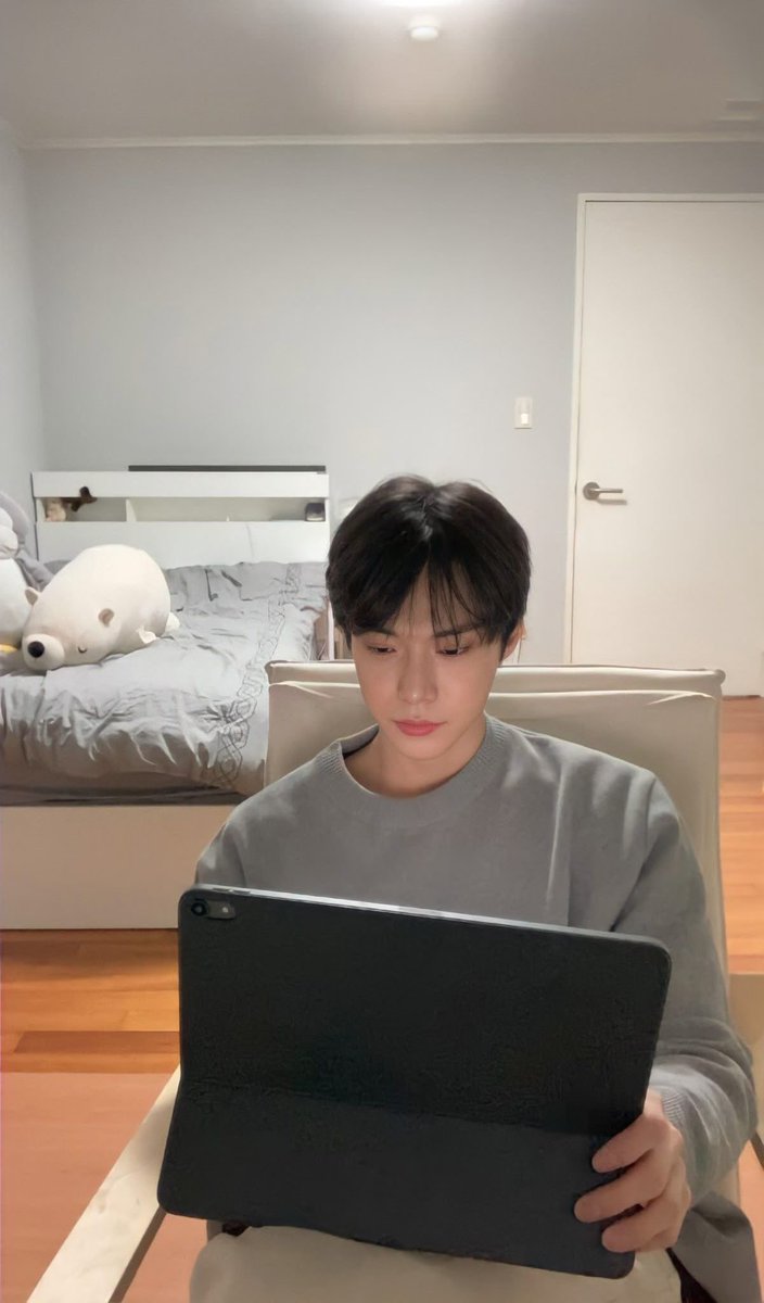 do_rj00's tweet photo. 뭔가 영통하는 것 같아서 심장 간질거림 https://t.co/LyZBlyEwzB