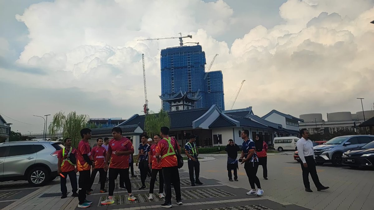 DOSM_Selangor's tweet image. SESI LIBAT URUS BANCI EKONOMI 2026 BERSAMA STAKEHOLDERS

Sesi senamrobik dan larian santai melibatkan warga DOSM Selangor bagi memupuk gaya hidup sihat, semangat kekitaan dan kesejahteraan fizikal &amp;amp; mental.

#FitDOSM #DOSMSelangor #BanciEkonomi2026