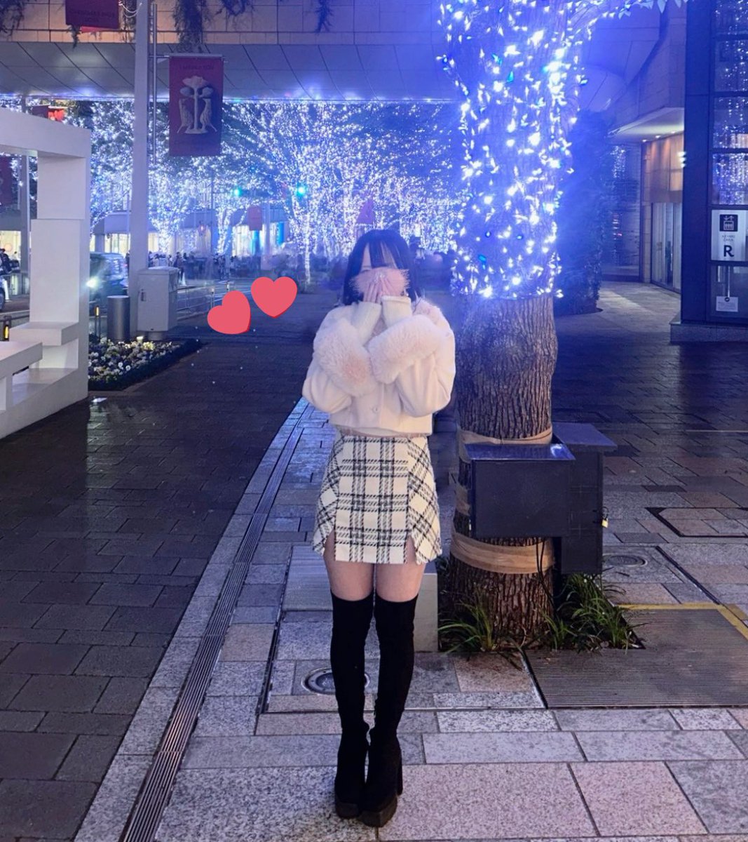 160cm/52kgくらい➡️42-43うろうろくらい
過食やめられなくて一生50キロ代抜けられなくてこの辺うろうろしてた
成人式があったから第1目標クリスマス本命成人式にして成人式の日に46キロ代まで落としたよ無茶なダイエットはしてない！過食するのわかってたから😾
11月頭から2ヶ月半で6kg落とした！1ヶ月1-2kgよりはペース早かったけどそのあとは1ヶ月1kgくらいのゆるいペースで落として半年くらいで10キロ落とした！
1ヶ月2-2.5キロくらいで反動リバウンド怖かったけどしっかりお米とタンパク質食べてかるーくお散歩筋トレ過食0になったら全然苦じゃなくなったよ🥲
ダイエット漢方医療ダイエットなしだから１ヶ月で5kg10kg！とかは無理だったけど半年かけて落としたからリバウンドもほぼしてないよт ‧̫ т💘
女の子体型から女の子ウケ体型になれたのが1番嬉しい